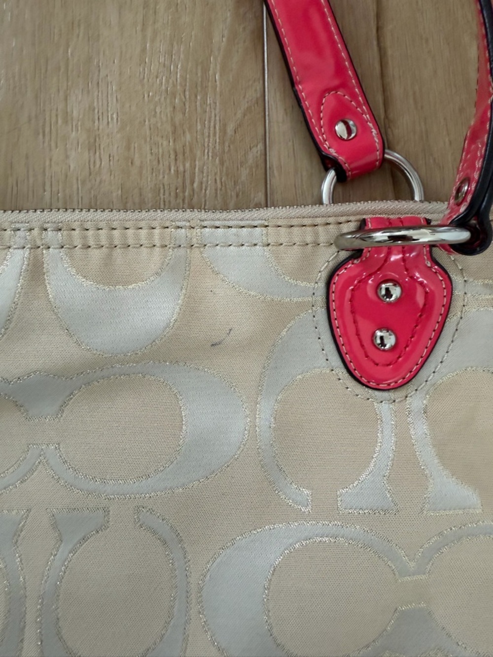 Coach 22455 Purse. - Picture 4 of 8